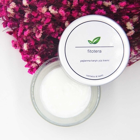 Fitotera - Fitotera Yaşlanma Karşıtı Yüz Kremi Fitotera - Fitotera Yaşlanma Karşıtı Yüz Kremi